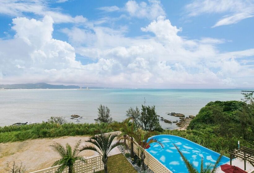 Люкс с Террасой, Hideout Okinawa Uruma