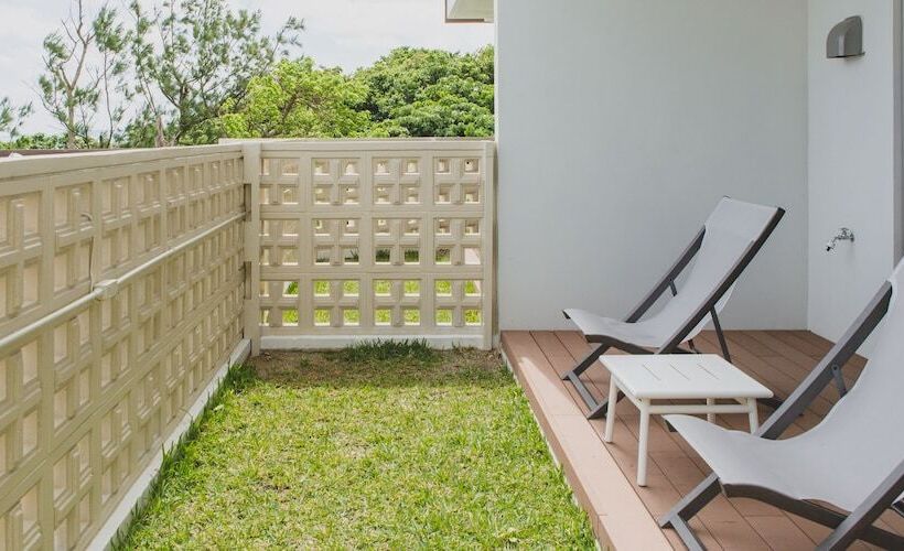 סוויטה עם טרסה, Hideout Okinawa Uruma