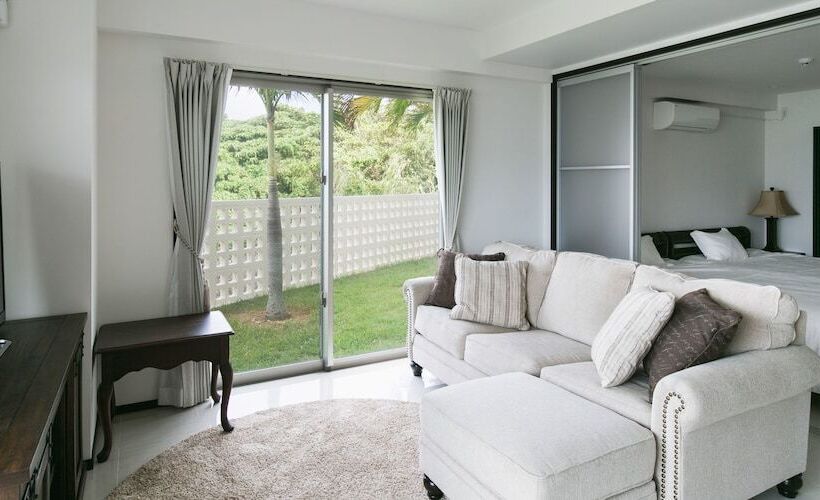 סוויטה, Hideout Okinawa Uruma