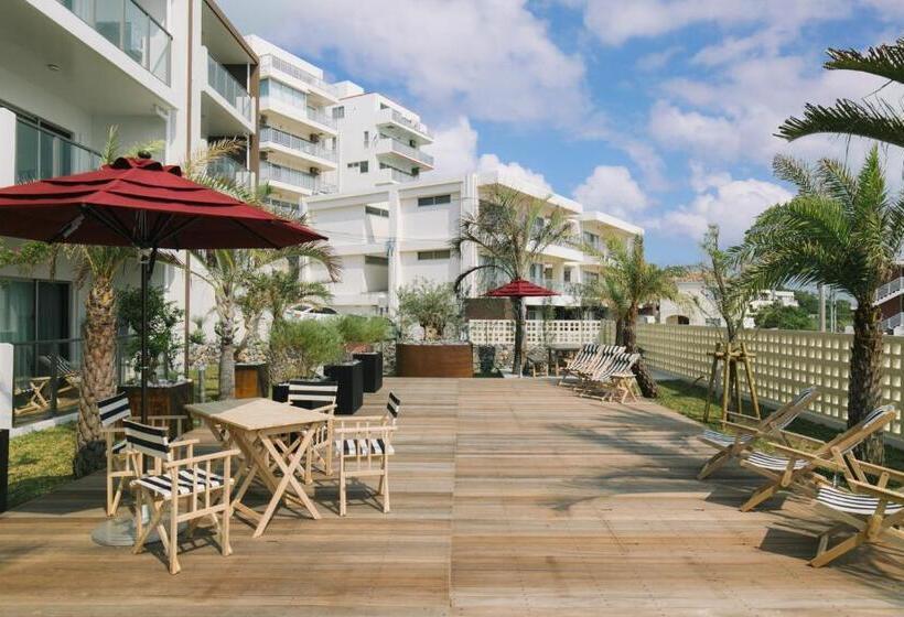 Люкс Повышенной Комфортности, Hideout Okinawa Uruma