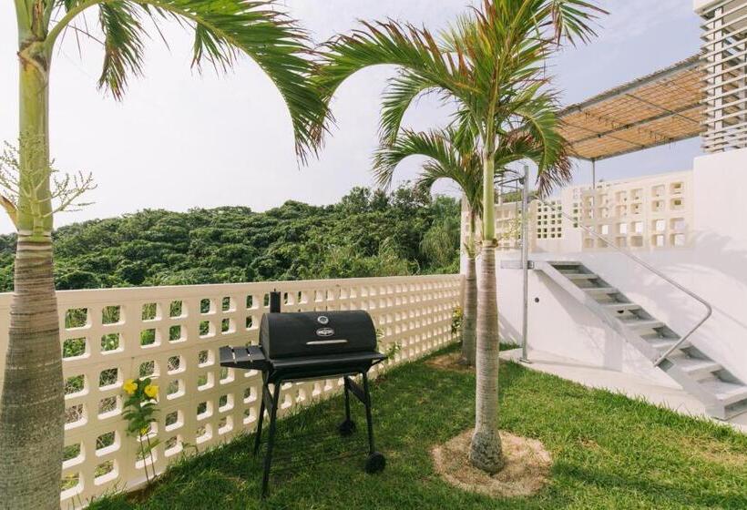 Люкс, Hideout Okinawa Uruma