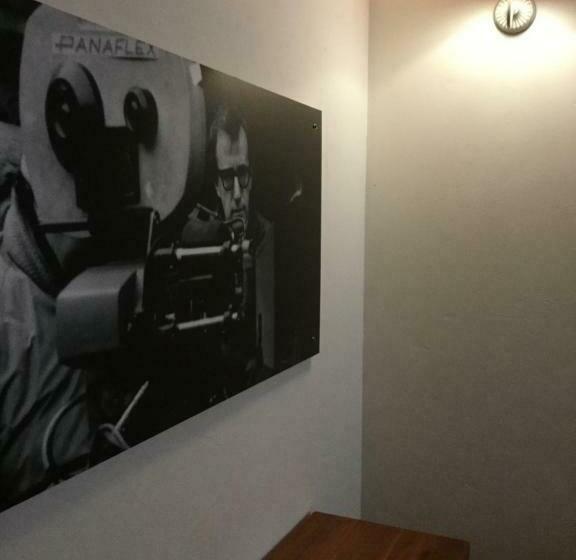 이코노미 트리플 룸, La Portella