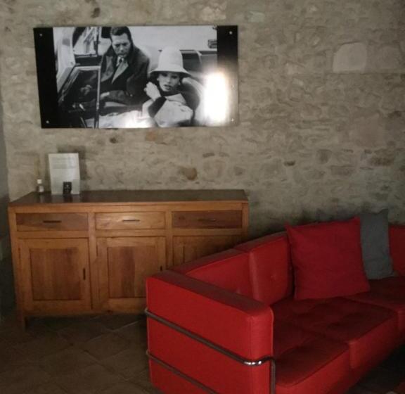 컴포트 트리플 룸, La Portella