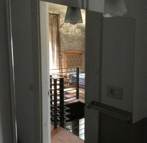 컴포트 트리플 룸, La Portella