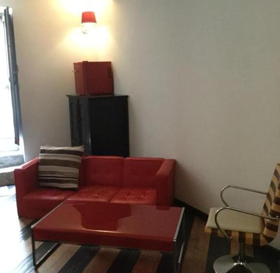 이코노미 트리플 룸, La Portella