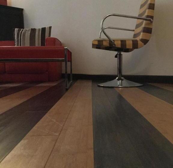 이코노미 트리플 룸, La Portella