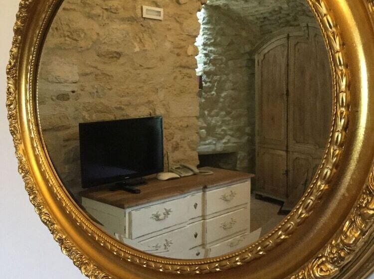 수피리어 룸, La Portella