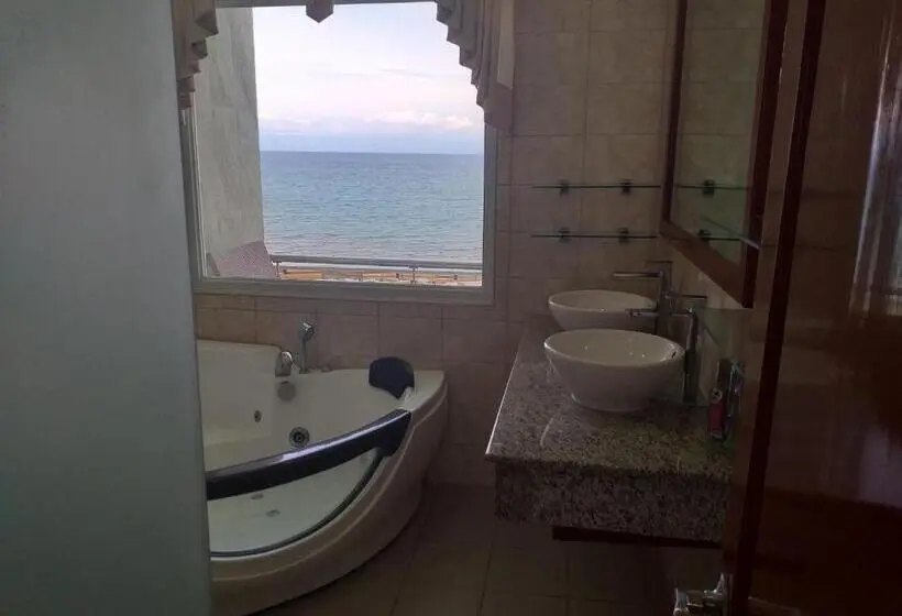 デラックスルーム, Ocean Breeze Resort