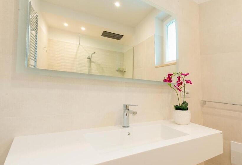 Номер Deluxe, Golden Residence