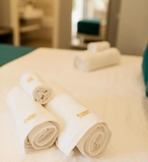 Deluxe Kolmen Hengen Huone, Golden Residence