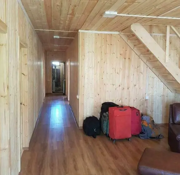 اتاق استاندارد سه نفره, Guesthouse Ushguli Maspindzeli