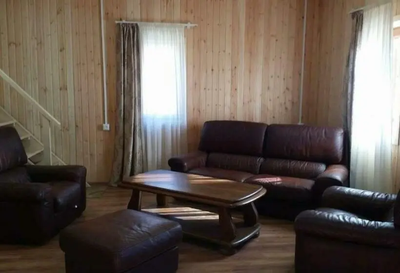اتاق استاندارد سه نفره, Guesthouse Ushguli Maspindzeli