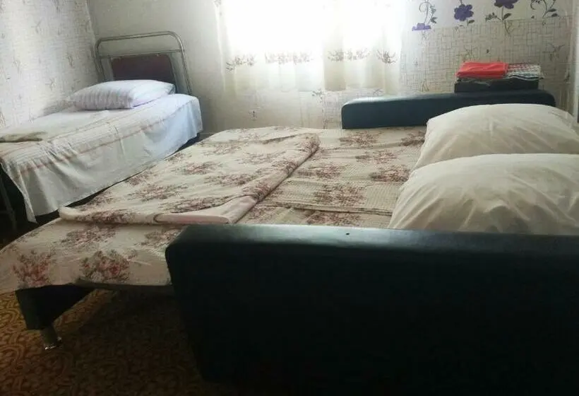 اتاق راحتی سه تخته, Guest House Knarik