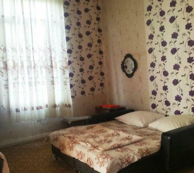 اتاق راحتی سه تخته, Guest House Knarik