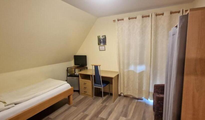 غرفة قياسية فردية, Frankenstube Winkelhaid