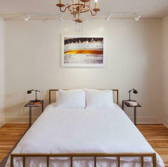 חדר דלוקס, The Deers Head Inn Tavern