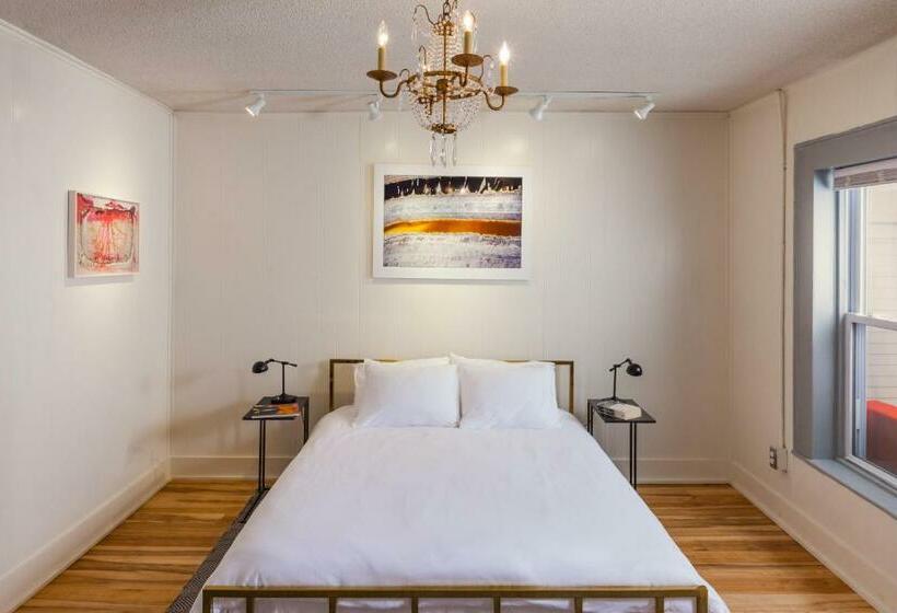 חדר דלוקס, The Deers Head Inn Tavern