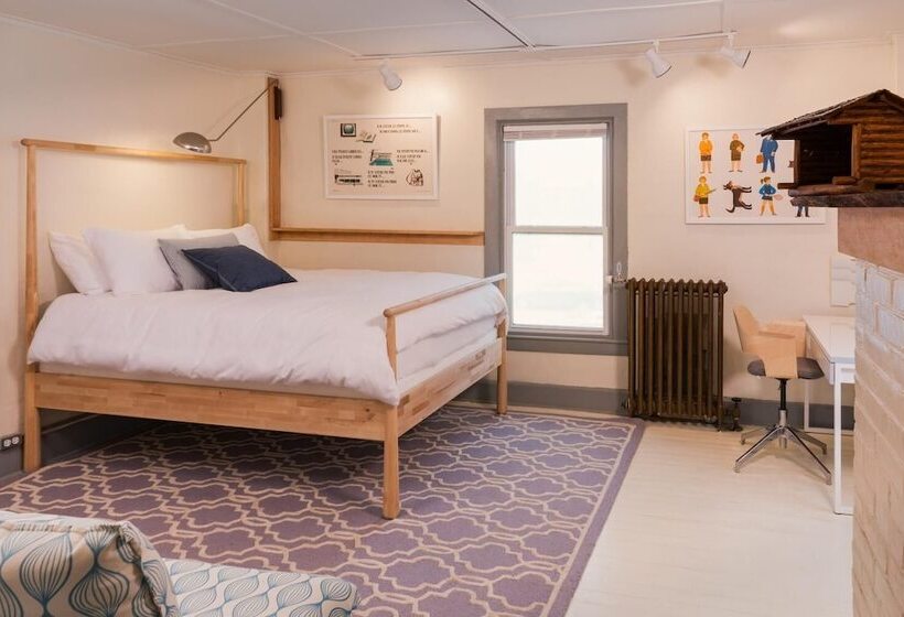 חדר דלוקס, The Deers Head Inn Tavern