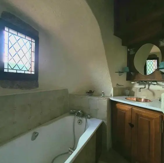 Suite with Pool, Chambre D'hôtes Au Château De Belcastel