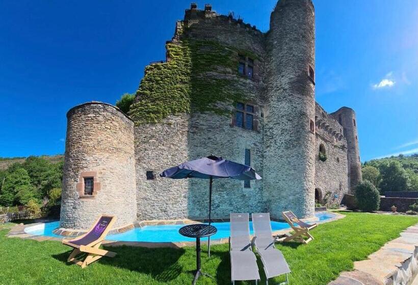 套房配有游泳池, Chambre D'hôtes Au Château De Belcastel