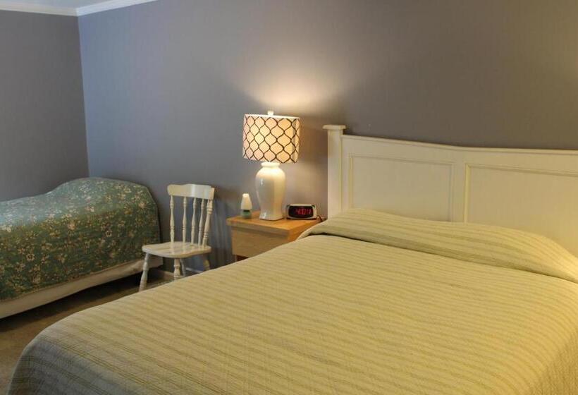 חדר דלוקס לשלושה, Catskill Seasons Inn