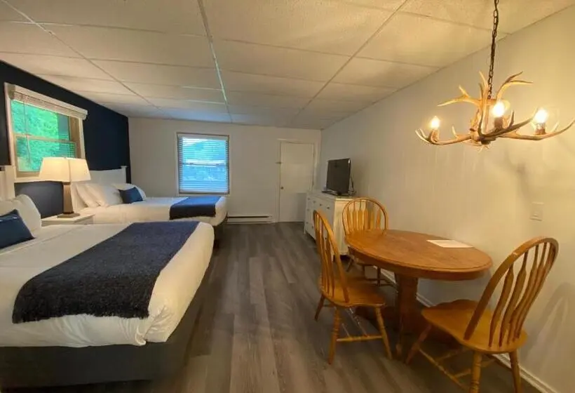 スタンダード4人部屋, Catskill Seasons Inn
