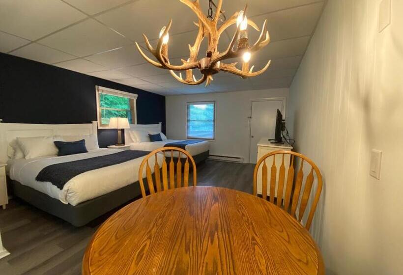 חדר סטנדרט לארבעה, Catskill Seasons Inn