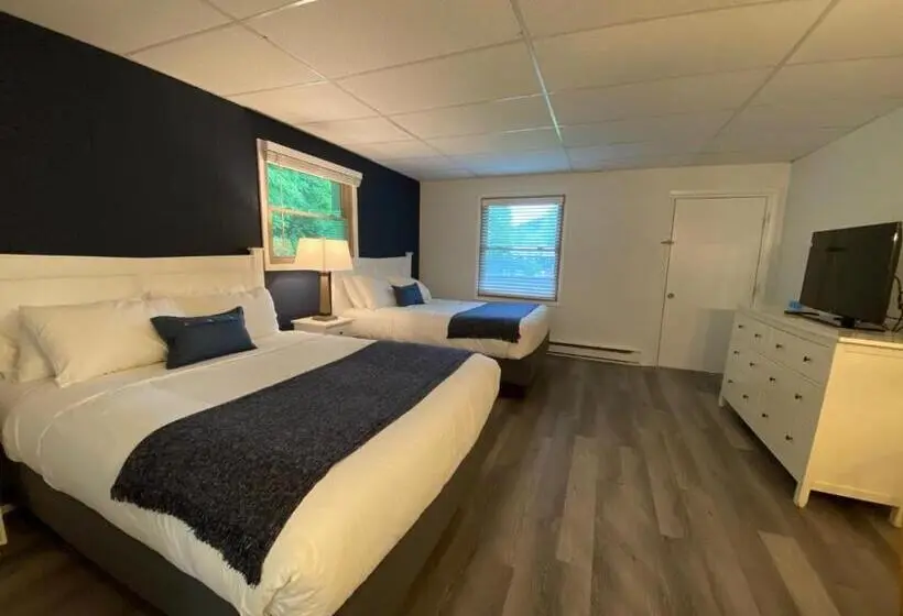 スタンダード4人部屋, Catskill Seasons Inn