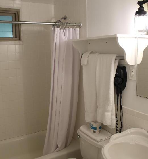 סוויטה דלוקס, Catskill Seasons Inn