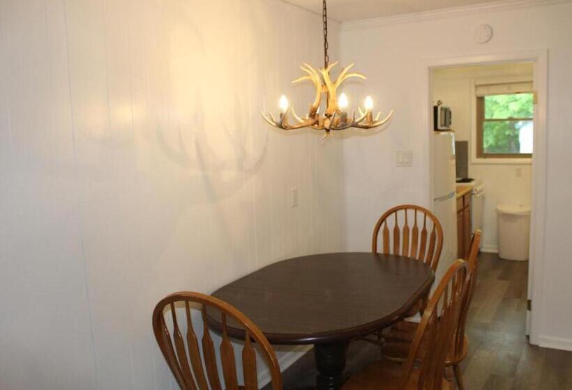 סוויטה דלוקס, Catskill Seasons Inn