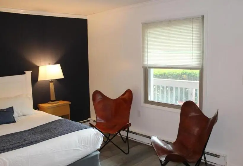 デラックススイート, Catskill Seasons Inn