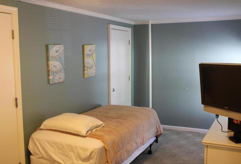 חדר דלוקס לשלושה, Catskill Seasons Inn