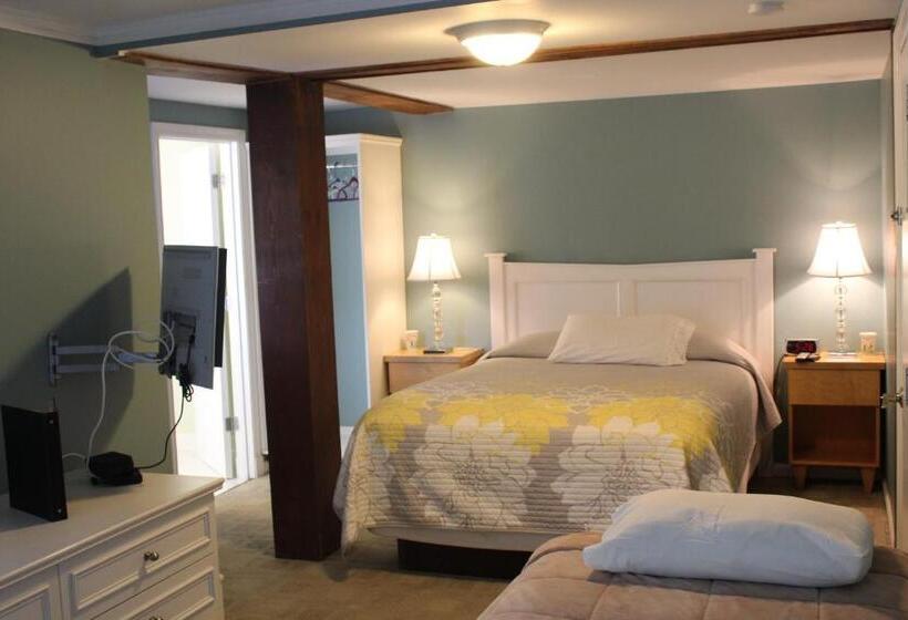 חדר דלוקס לשלושה, Catskill Seasons Inn