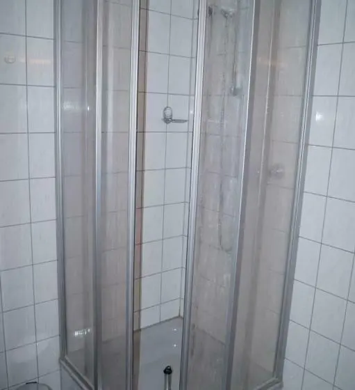 1 Bedroom Apartment, Hellwege
