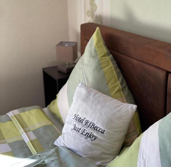 豪华房间, Ribecca