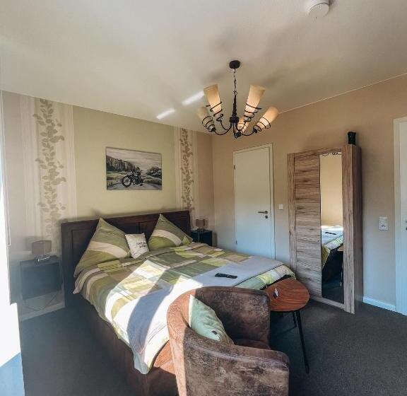 豪华房间, Ribecca