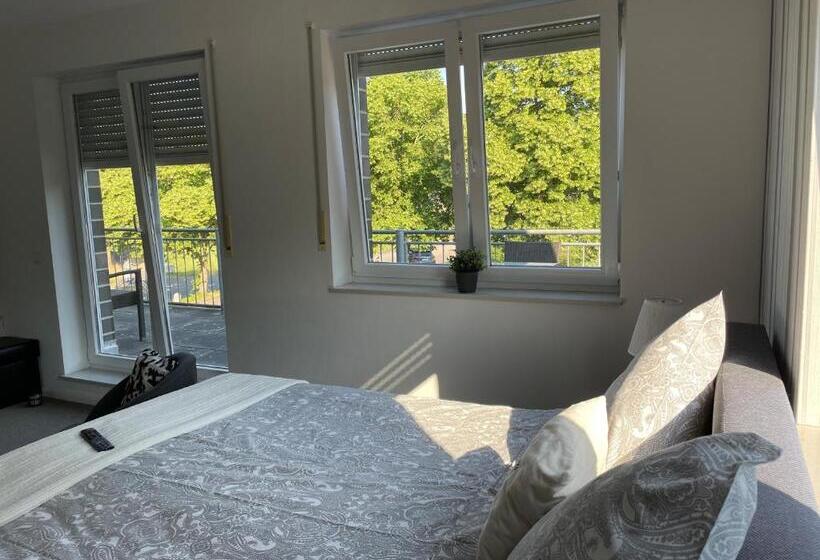 豪华家庭房间, Ribecca