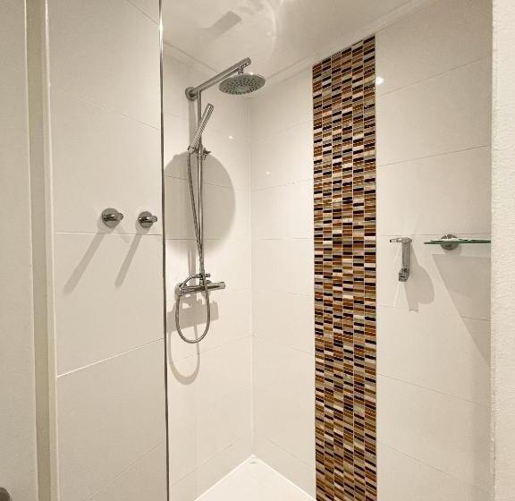 豪华套房, Ribecca