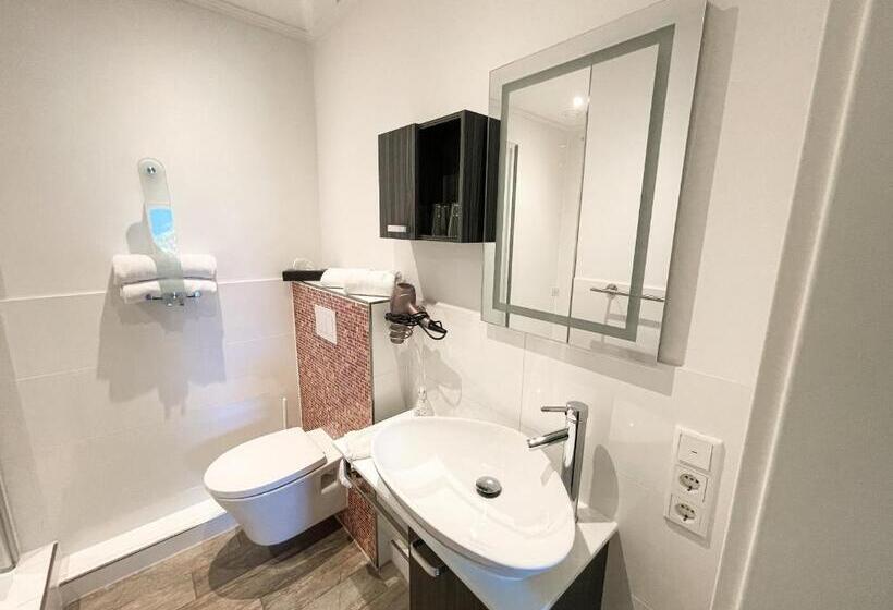 行政套房, Ribecca