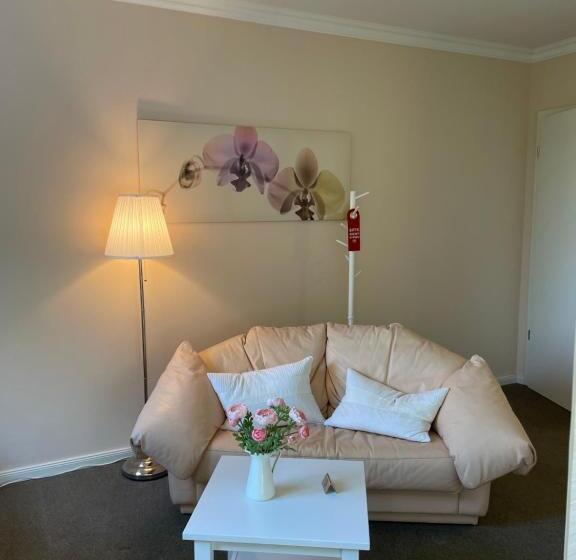 行政套房, Ribecca