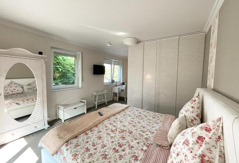 行政套房, Ribecca