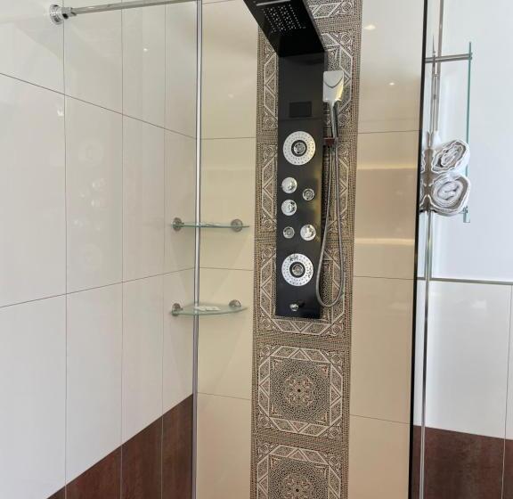 带露台的小型套房, Ribecca