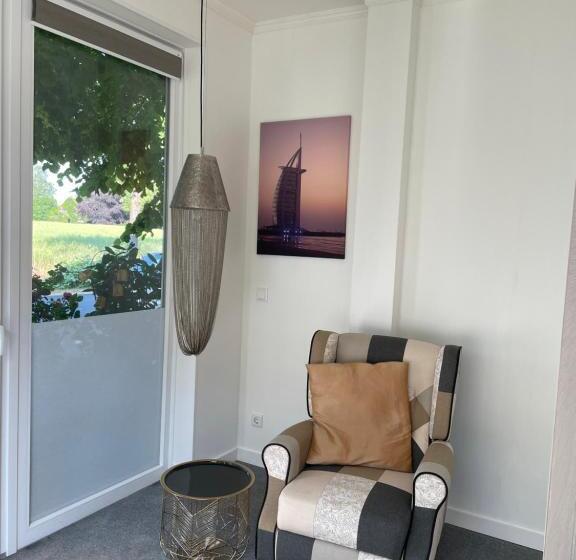 带露台的小型套房, Ribecca