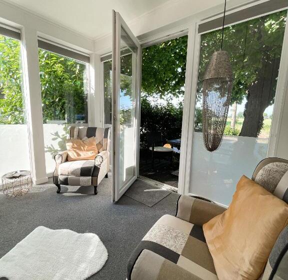 带露台的小型套房, Ribecca