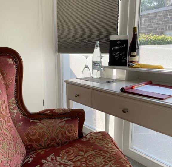 带露台的小型套房, Ribecca