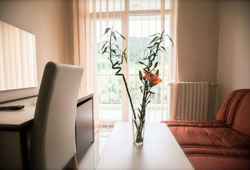 اتاق لوکس, Zelengora