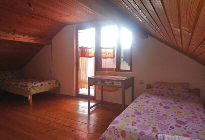 اتاق استاندارد سه نفره, Guest House Little Heaven