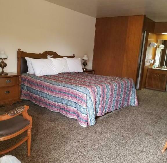 Стандартный Номер Кровать Кинг, Plaza Motel