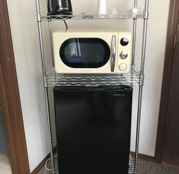 スタンダードルーム, Rock Creek Mercantile & Motel