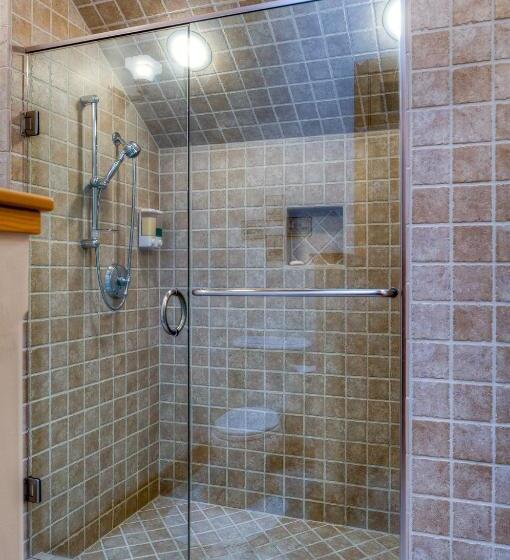 Люкс Deluxe Кровать Кинг, The Lodge At Trout Creek Bed And Breakfast